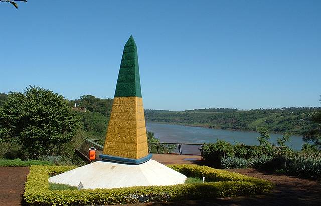 Um dia ensolarado no Marco 
Brasileiro