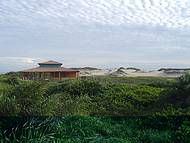 Barraca de praia  nas dunas