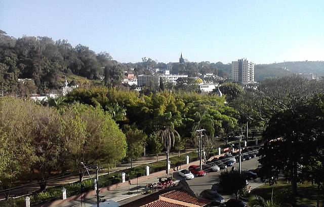 Vista da janela do hotel, em frente o parque das aguas.