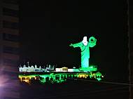 Cristo Luz em todas as cores ilumina Balneário Camboriú, SC