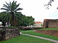 Lateral do Forte do Prespio, em Belm.