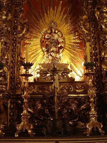 Altar co-lateral de Nossa Senhora da Assunção