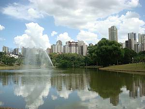 Parque Vaca Brava: Bela rea verde no meio da cidade<br>