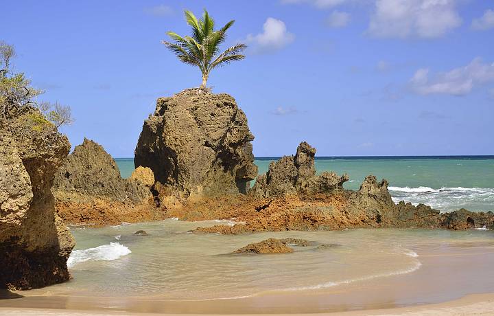 Marco indica oincio da praia dos naturistas