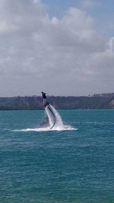 Flyboard na Praia do Gunga