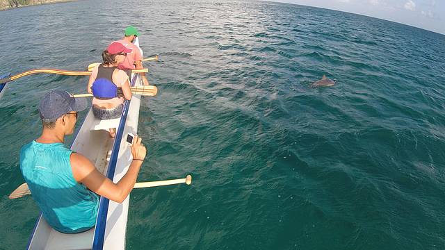 Passeio de canoa hawaiana