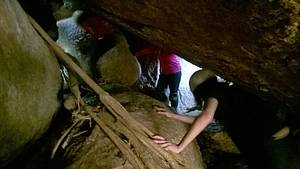 Caving na caverna Quebra Corpo