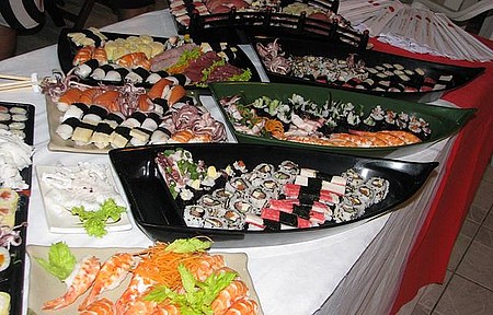 Bar do Japonês - Prainha - Mesa de sushi do rodizio.