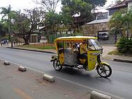 Passear de tuk-tuk