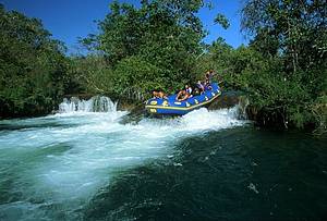 Bote no Rio Formoso: Adrenalina e aventura garantidas!<br>