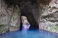 Lagoa Azul fica dentro da caverna Aroe Jari 