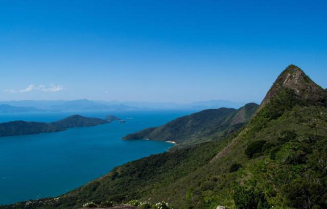 Pico do Pão de Açúcar, no Saco do Mamanguá, cartão-postal