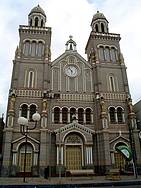 Catedral de Nossa Senhora Aparecida: Umas das muitas obras de arte espalhadas pela cidade - 