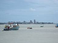 Pescadores em mais um dia de luta em Tambau.