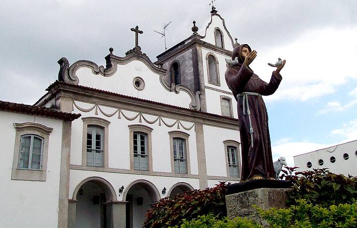 Devotos de Santo Antônio marcam presença nas missas 