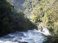 Passeio contornando a Cascata Caracol