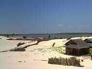 Uma praia muito rstica, situada entre o Rio e o Oceano Atlntico