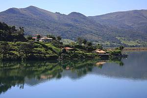 Passeio de barco pelo Lago de Furnas