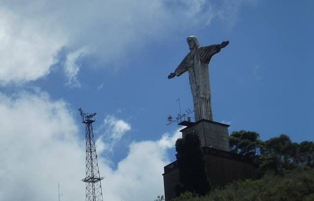 Bondinho chegando no Cristo