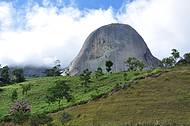 Pedra Azul! Observe  direita o lagarto subindo na pedra