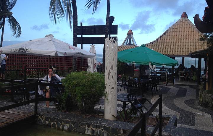 Restaurante de frente para o mar