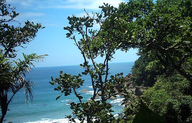 Viso do mar ainda na trilha