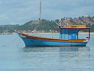 Barco de Pesca Frente ao Centro de Maragogi