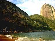 Localizada num dos bairros mais charmosos do Rio: A Urca. 