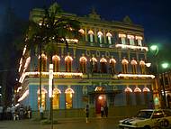 Foto noturna  do Jockey Club de Campinas