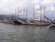 Um passeio de escuna po Paraty