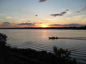 Rio Paraguai: Pr do sol  um espetculo a mais <br>