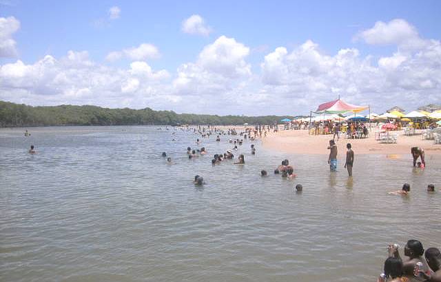 Banho em famlia na Foz do Rio Saupe