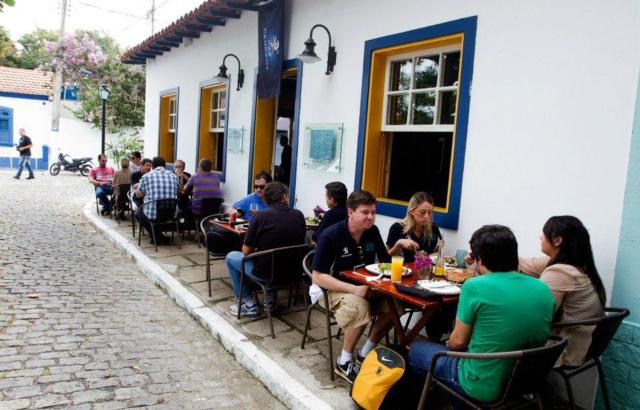 Charme no restaurante Galpagos, na Passagem