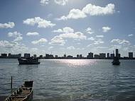 Vista da cidade de Aracaju. Foto feita da praia de Atalaia.