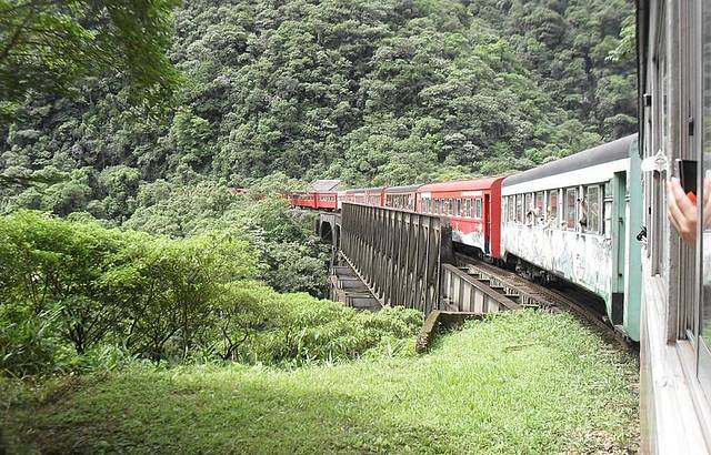 Belas paisagens do passeio de trem  Morretes.