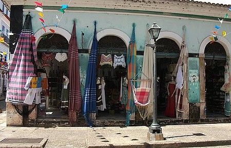 Deslumbrada com os Tons Terra do Mercado das Tulhas,em São Luis