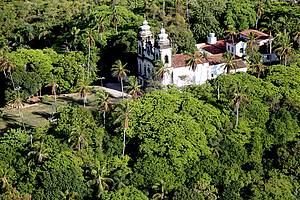 Igreja de N.Sra dos Prazeres: Localizao privilegiada no Monte Guararapes - 