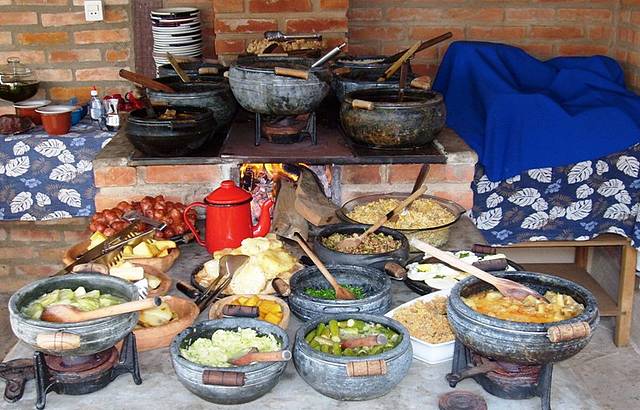 Culinria mineira impera nos foges a lenha