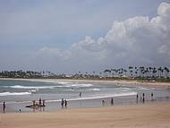 Praia que dá nome à vila é extensa salpicada de coqueiros