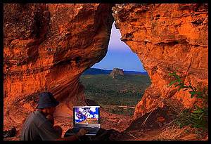 Apreciar o por do sol no Portal da Chapada: Fenda na rocha  perfeita para curtir o visual - 