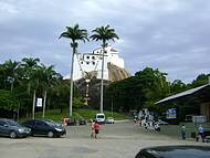 Vista da pracinha em baixo do convento... Lugar lindo, traz paz ao corao.