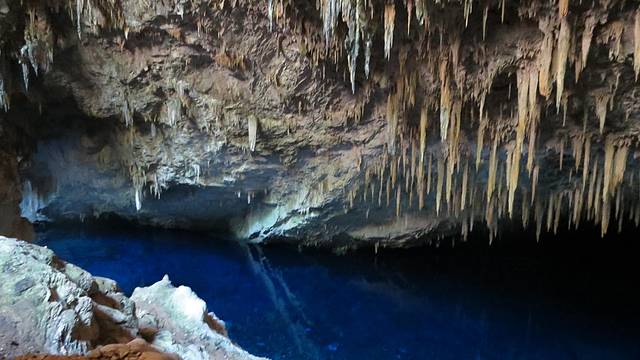 Visitao da Gruta do Lago Azul.