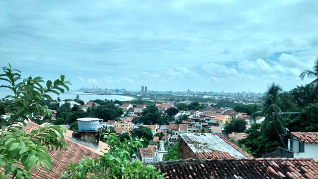 Recife ao fundo - Igreja da S