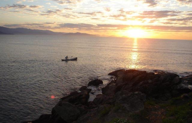 Amanhecer na Praia da Enseada