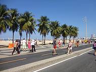 Praia de Copacabana e a Pista Fechada