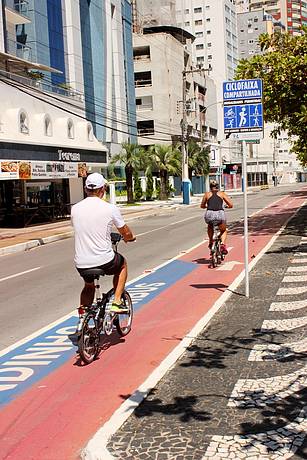 Passeio de bike  boa pedida para curtir a orla