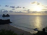 Pr do sol dois irmos em Noronha