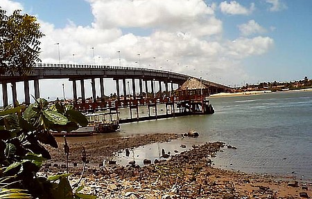 Ponte sobre o rio Ceará.