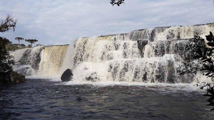 Cachoeira dos Venncios tem cenrio encantador