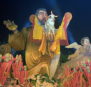 Festival Folclórico: Riquezas de detalhes encantam o público<br>